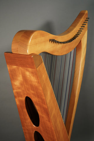 Used Dusty Strings FH26 Figured Cherry, Camac Levers