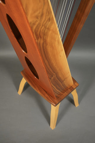 Used Dusty Strings FH26 Walnut