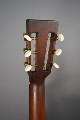Iris Guitars RCM-000 Dark Burst