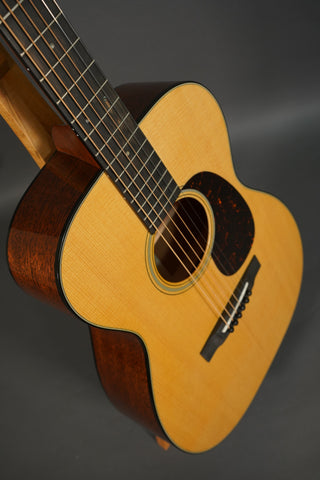 Martin 00-18