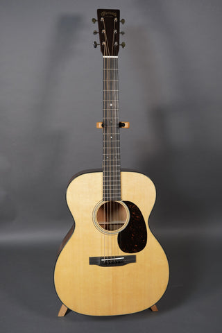 Martin 000-18