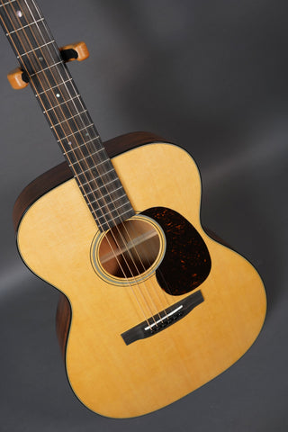Martin 000-18