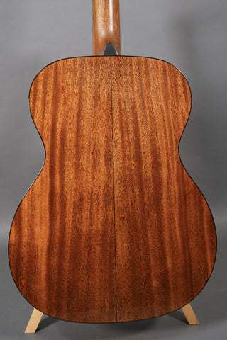 Martin 000-18