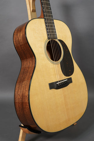 Martin 000-18