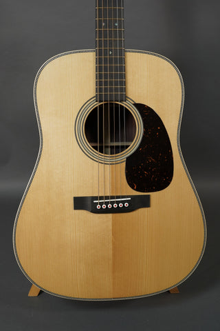 Martin D-28 Modern Deluxe