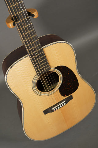 Martin D-28 Modern Deluxe