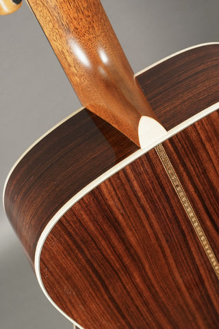 Martin D-28 Modern Deluxe