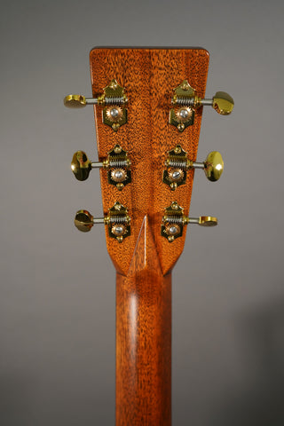 Martin D-28 Modern Deluxe