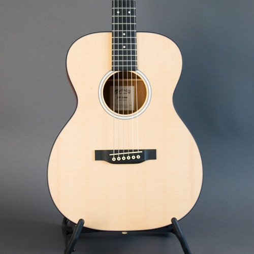 Dusty Strings - Martin 000JR-10