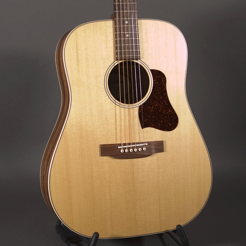 Art & Lutherie Americana Natural EQ